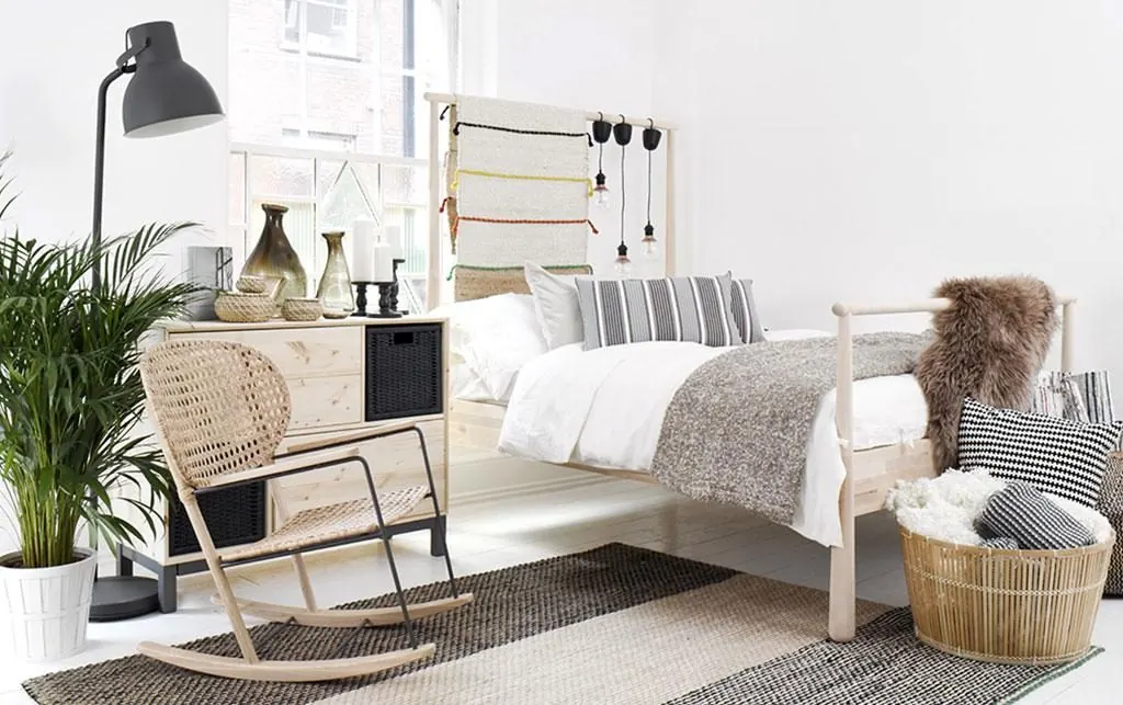 Calm bedroom with rattan and plants